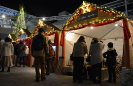 豊橋駅前でXマスマーケット