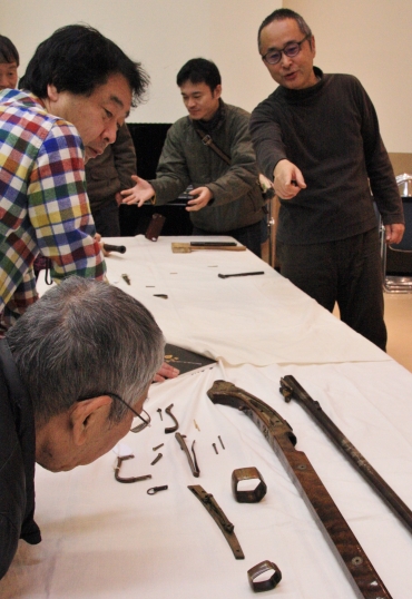 新城市設楽原歴史資料館で火縄銃解体ショー 東愛知新聞