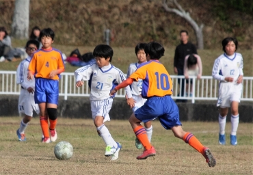 新城rcカップ少年サッカー小学生の部 小坂井fcが準優勝 東愛知新聞