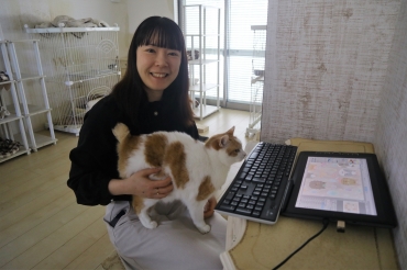 保護猫50匹と暮らす漫画家 東愛知新聞