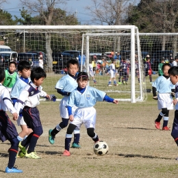 少年サッカー「アゼリアカップ3年生大会」開幕