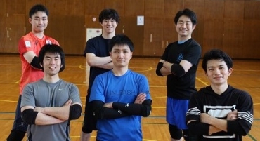 写真01 前列左から、渡辺さん、鈴木さん、松本さん。後列左から、広中さん、片島さん、寺岡さん