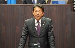 鈴木市長、2期目の所信表明 蒲郡市議会が開会
