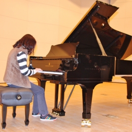 蒲郡市民会館にグランドピアノの名器「スタインウェイ」導入