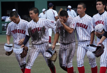 試合が終わり、涙する豊川ナイン