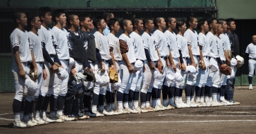 【成章-菊里】校歌を斉唱する成章ナインら