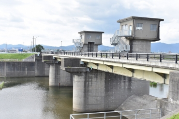 4月の大雨の際に重要な役割を果たした豊川放水路分流堰