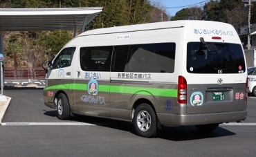 すでに運行されている形原地区の支線バス