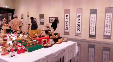 かわいらしい木工細工なども
