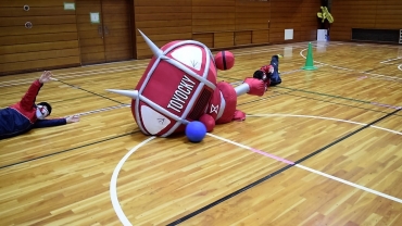 さまざまな運動に挑戦する各地のキャラ