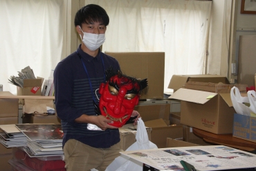 展示される榊鬼面