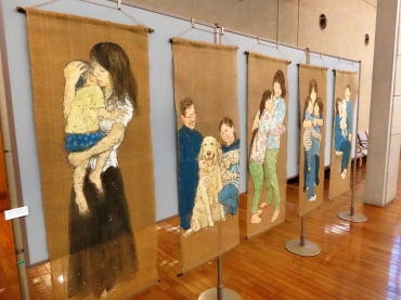 親や子、家族を描いた「ダキシメルオモイ」