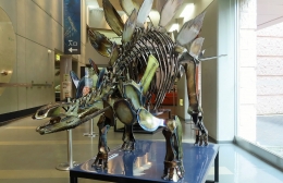 豊橋市自然史博物館で「鉄の恐竜展」