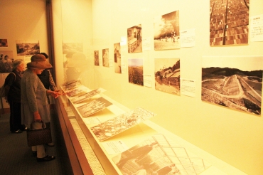 昭和時代の風景が蘇る写真展=田原市博物館で