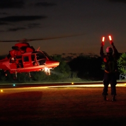豊橋市消防本部がヘリの夜間離着陸訓練