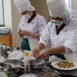 豊橋調理製菓学校で地産地消テーマに調理コン