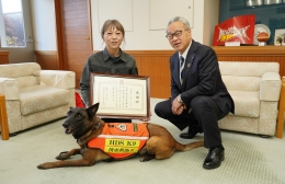 「捜索救助犬HDS K9」が県表彰 豊橋市長に報告