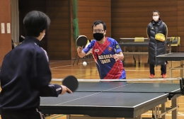 パラリンピック日本代表の八木さん卓球講習会