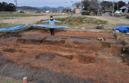 南大門の位置を特定 三河国分寺跡の発掘調査