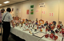 豊橋市民文化会館で「全国郷土玩具展 押絵工芸展」