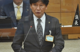 豊川市議会定例会で再選の竹本市長が所信表明