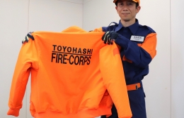 豊橋市消防団、1月から被服と装備を一新