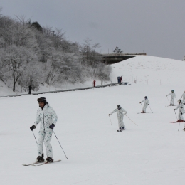 豊根の茶臼山高原スキー場オープン