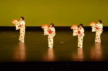 51回目を迎えた東三民踊まつり=穂の国とよはし芸術劇場で