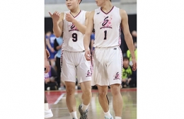 桜丘高卒業のバスケ選手2人が米国へ