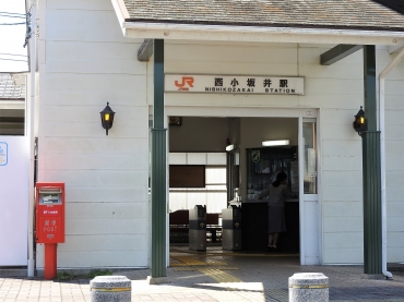 新幹線の切符などが購入できたみどりの窓口も廃止される西小坂井駅=豊川市伊奈町で