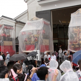 雨の田原祭り