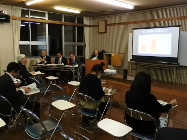 豊川市で初めて行われた介護保険者統合に伴う説明会=小坂井生涯学習会館で