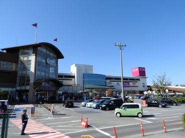 駐車場を除く店舗面積が豊川店と同規模になるとされるイオンモール岡崎店