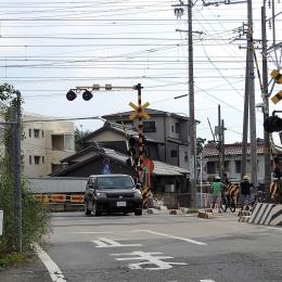 豊川の西小坂井駅周辺「まず歩道橋を」