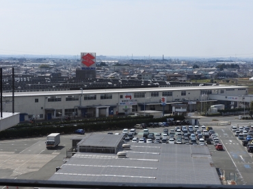 イオンモールが進出する予定のスズキ豊川工場(豊川市民病院から撮影)