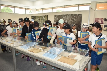 小学生たちも社会見学で訪れている豊川海軍工廠平和公園