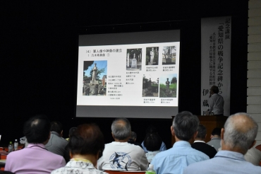 市内外から大勢の人が参加した戦争遺跡保存全国シンポジウム=豊川市勤労福祉会館で