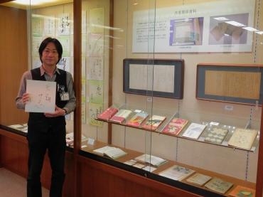 江戸時代に使われた羽田文庫の書函=豊橋市中央図書館で