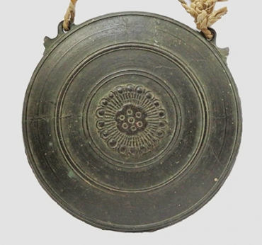 県文化財に指定された東栄町・普光寺の「銅鉦鼓」