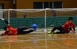 リトアニアのゴールボール代表が日本代表と試合