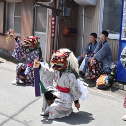 豊川の萩原神社祭礼で獅子舞神楽
