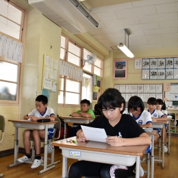 豊川の全小中学校 普通教室へのエアコン設置完了