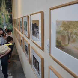田原市博物館で「山本二三展」開幕