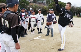 蒲郡出身の千賀、伊藤両プロ野球選手が教室