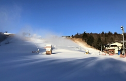 元日に茶臼山高原スキー場 ファミリーゲレンデの一部オープン