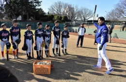 ドラゴンズ藤井外野手ら豊川で野球教室