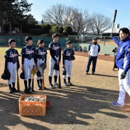 ドラゴンズ藤井外野手ら豊川で野球教室