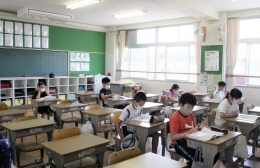 小中学校普通教室のエアコン 東三河5市は設置完了