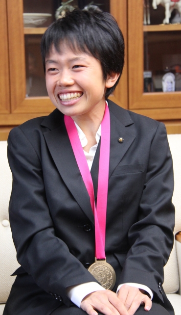 ロンドンで行われる世界陸上の女子マラソン日本代表・清田さん=田原市役所で
