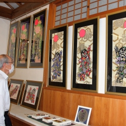 新城で栃久保さん 作品展「鳳来寺山の三鬼人」